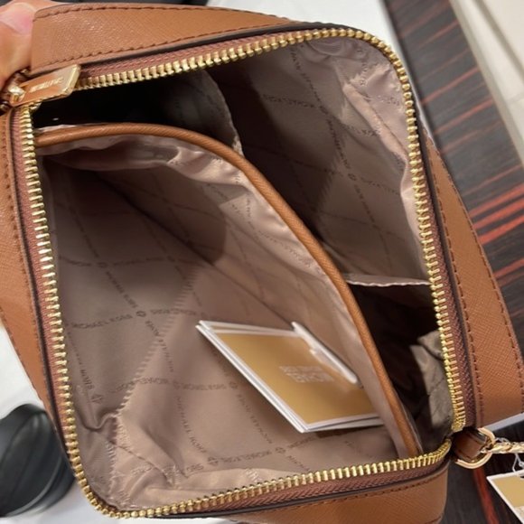 Michael Kors Jet Set Item Large EW Crossbody Vanilla - Picture 12 of 16